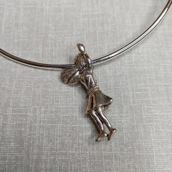 MJ MARIE JENNIFER SIGNED CHEERLEADER PENDANT WITH COLLAR NECKLACE & EARRINGS - Picture 4 of 12